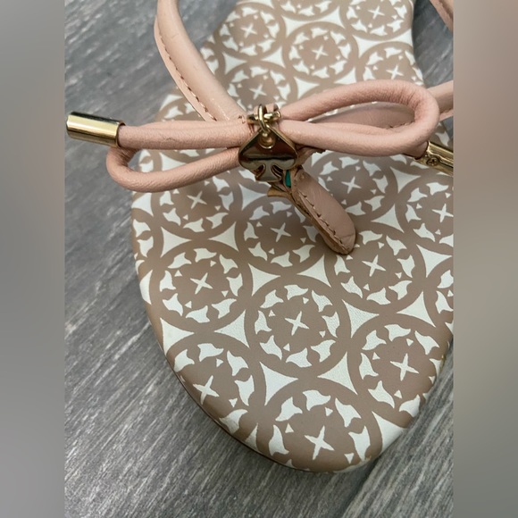Kate Spade Leather Beige & Pink Flip Flop Sandals Size 6 - Picture 4 of 11